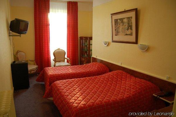 Hotel Bristol Реймс Номер фото