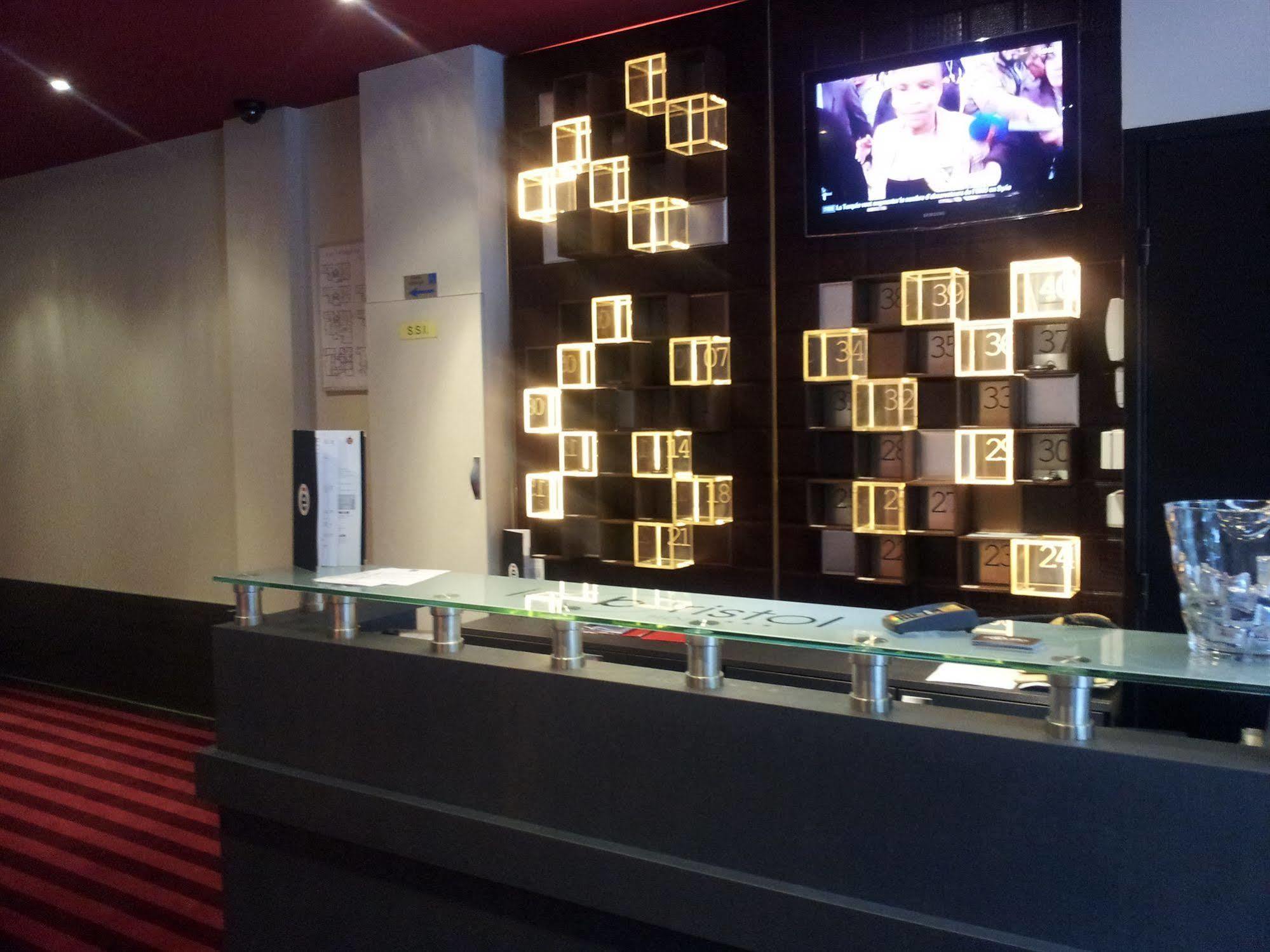 Hotel Bristol Реймс Экстерьер фото