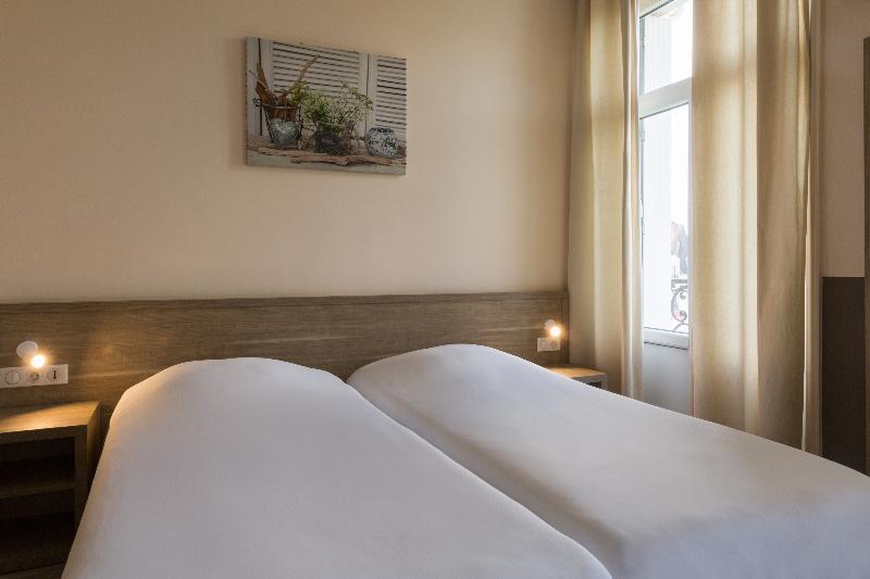 Hotel Bristol Реймс Экстерьер фото